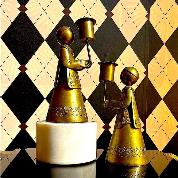 Vintage Brass Altar Figurine Candle Holders – Hand Hammered Rare Matching Pair - Picture 6 of 10